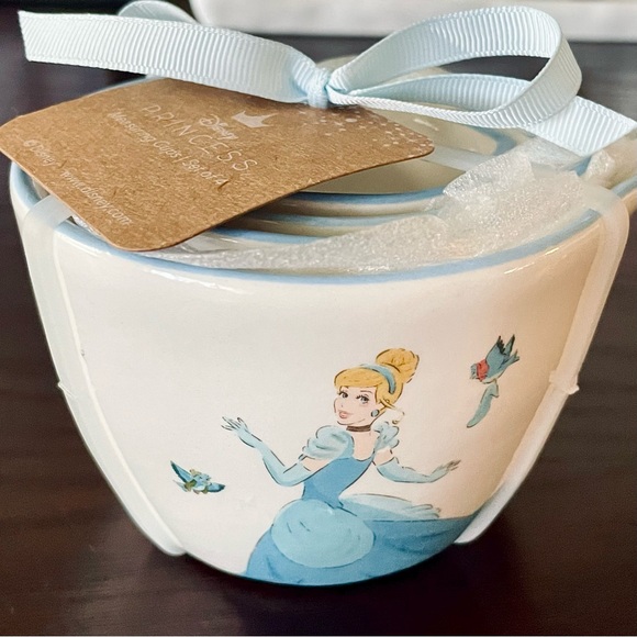 Rae Dunn Disney Magical Cinderella Princess Measuring Cups Set NWT - Picture 9 of 9